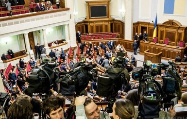 Депутаты хотят накинуть удавку на СМИ