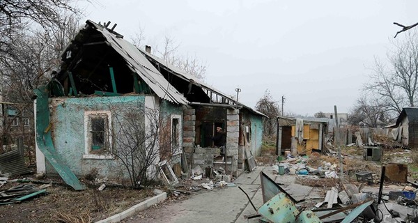 Донецк всю ночь содрогался от взрывов