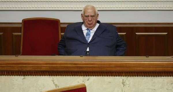 Депутаты придумали, как не дать Звягильскому первому прочесть присягу
