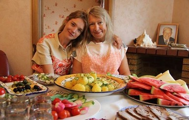 Наталья Водянова: Горжусь, что мама торгует домашними пирожками