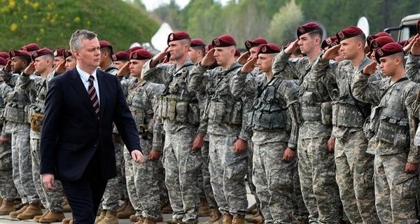 Минобороны Польши попросило США не выводить из страны своих военных
