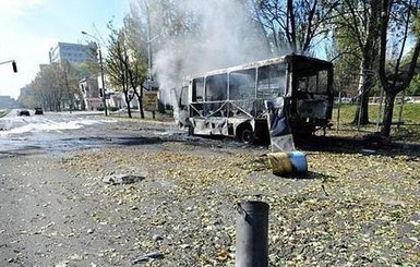 Горсовет: в Донецке снаряд попал в маршрутку, есть погибшие