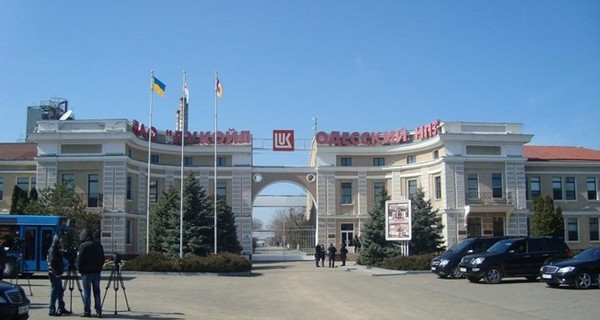 Одесский НПЗ заявил о нападении на предприятие