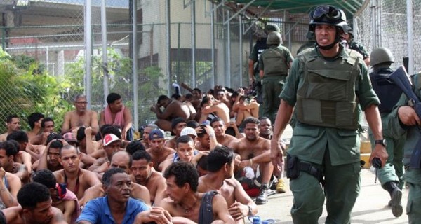 В Венесуэле бунт заключенных закончился массовым отравлением