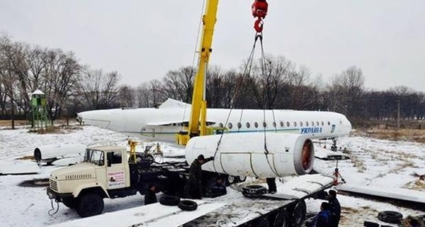 Транспортировку правительственного самолета в Киеве перенесли