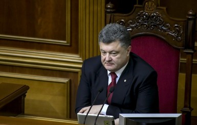 Порошенко рассказал о ситуации в зоне АТО, пенсионных турах и  давлении на Украину