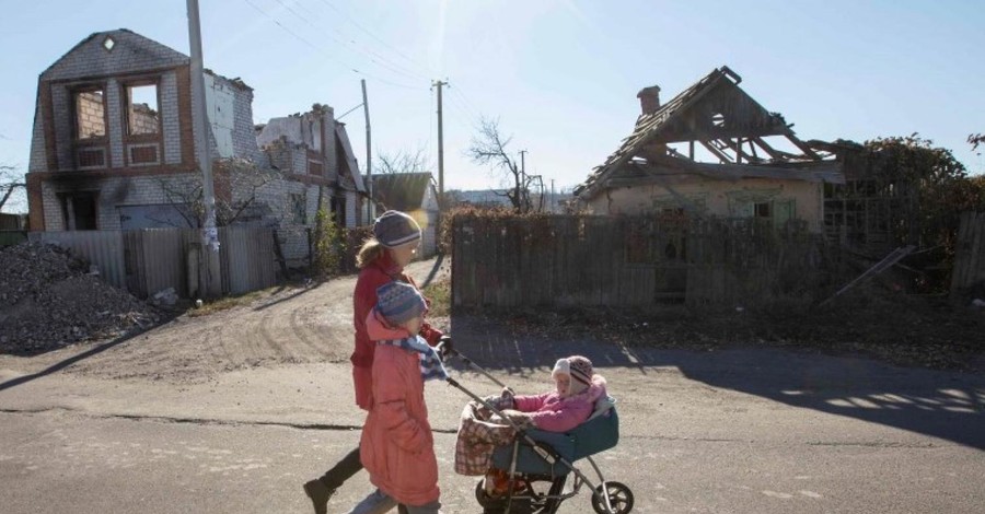 В Донецке детям раздадут игрушки, питание и фломастеры