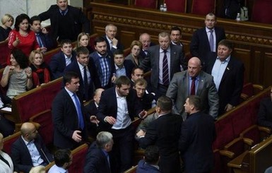 Депутаты анонсируют новые драки в парламенте