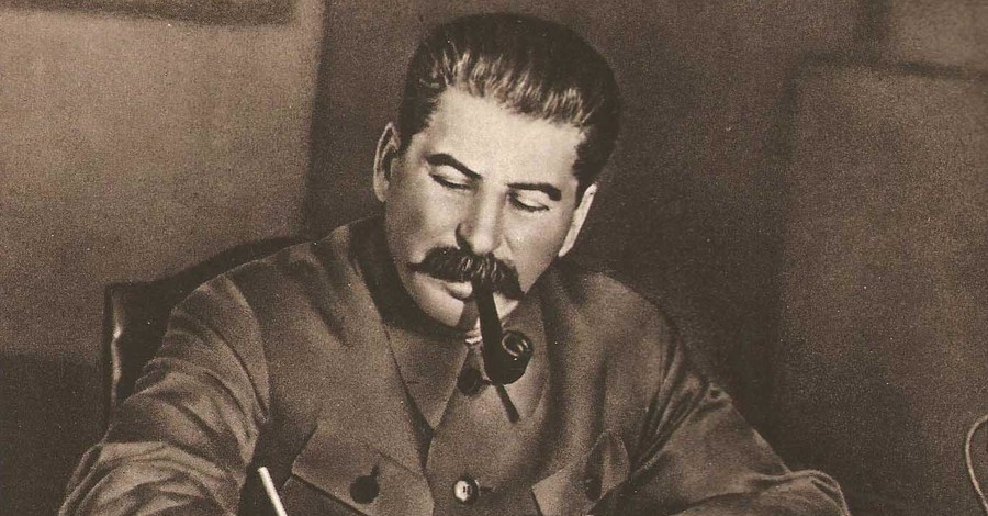 Что ели мировые диктаторы: Сталин обожал курицу с орехами, а Муссолини - сырой чеснок