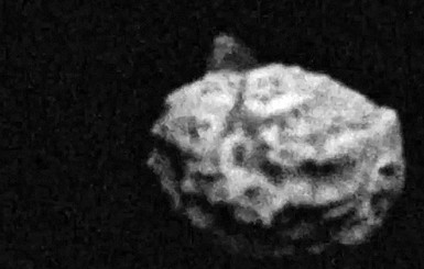 К Земле летит астероид размером с гору