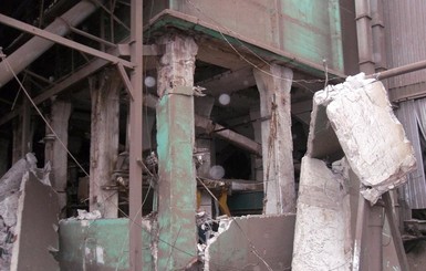 От мощного взрыва на полтавском комбикормовом заводе работников спас обеденный перерыв