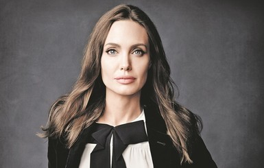Анджелина Джоли и Брэд Питт следят за собственными детьми в Интернете