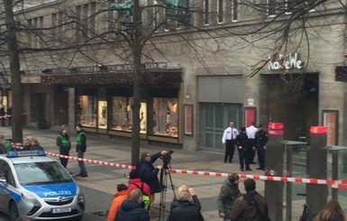 В Берлине люди в масках ограбили торговый центр, пострадали 15 человек