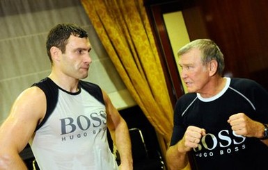Братья Кличко потрясены новостью о смерти своего тренера