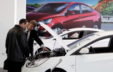 Автомобили Porsche и Mercedes в Украине не считаются роскошными