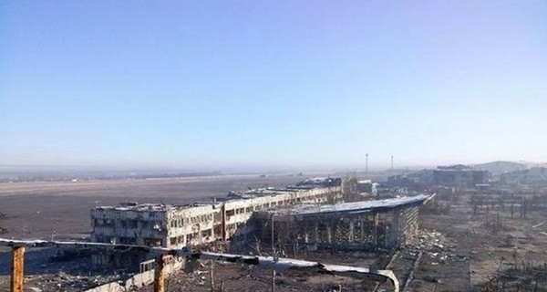 В Донецком аэропорту обстреляли метеовышку