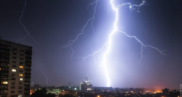 В Бразилии пять человек погибли от удара молнии