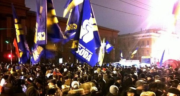 Факельное шествие в Киеве: на марш в честь Бандеры собралось 2000 человек