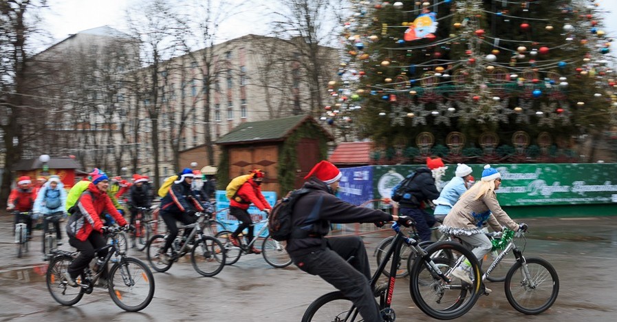 В Виннице состоялся велопарад Дедов Морозов - 2015 