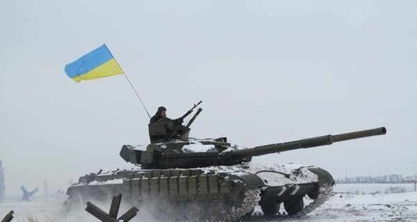Украинских военных обстреляли из минометов, артиллерии и танков