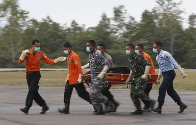 В Яванском море нашли 39 тел пассажиров самолета Air Asia