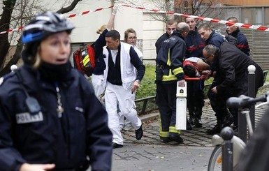 При нападении на редакцию парижского журнала были ранены 20 человек