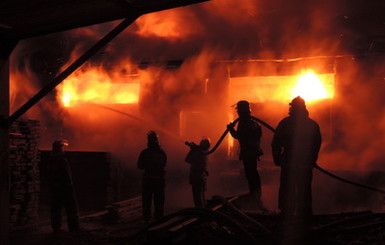 В Киеве в Голосеево большой пожар