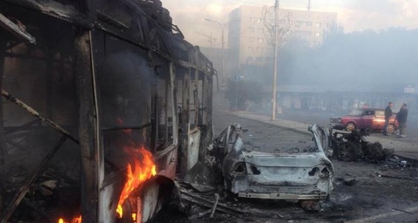 Под Волновахой снаряд попал в пассажирский автобус: погибли 12 человек