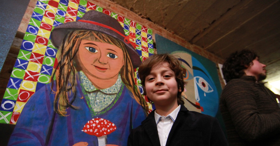 В Харькове маленькие художники устроили выставку, чтобы помочь ровесникам из АТО