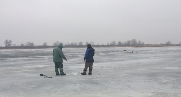 На Кременчугском водохранилище заблудились рыбаки