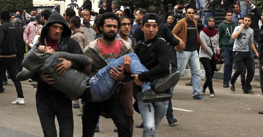 В Египте столкновения полиции и демонстрантов, не менее 15 погибших