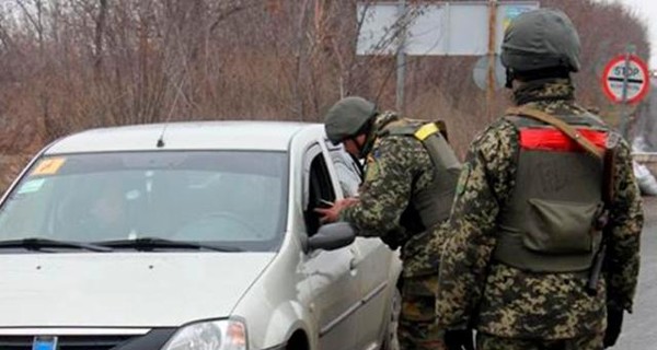 Жители Луганска начали ездить в Украину через Россию