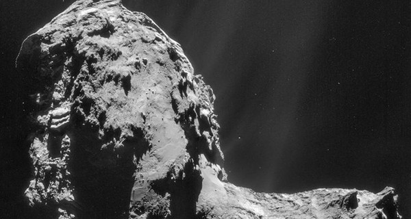 На комете Чурюмова-Герасименко обнаружили пыль и 