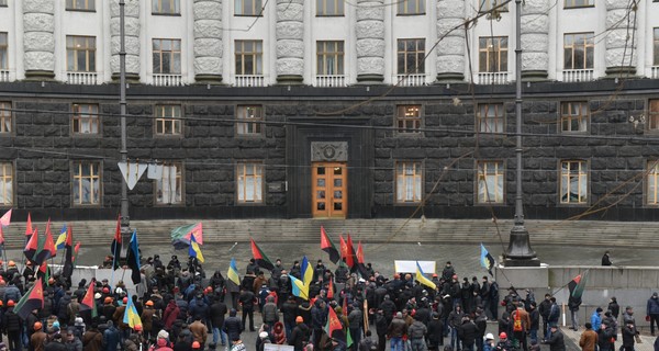 Шахтеры под Кабмином: Не уедем из Киева, пока наши требования не выполнят