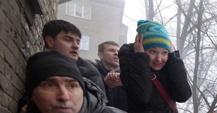 Обстрелы Донецка: люди прятались в убежищах до самой ночи
