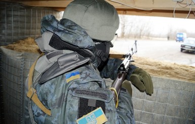 СНБО: За сутки в зоне АТО погибли 15 военных
