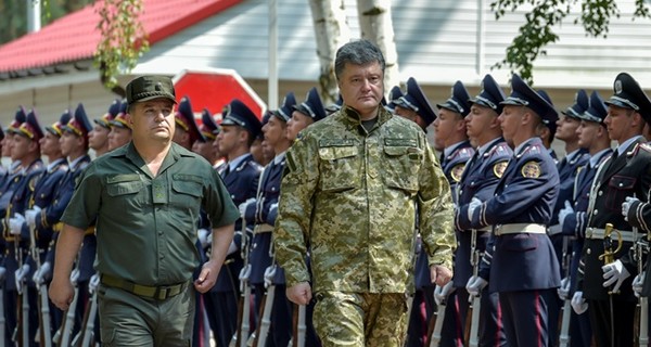  Порошенко призвал НАТО начать поставки оружия  Киеву