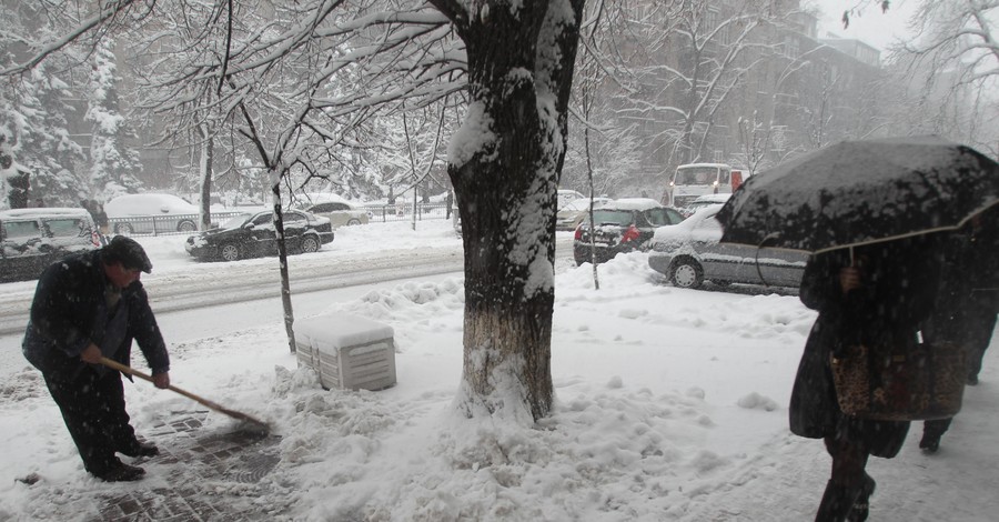 Синоптики: Снег в Киеве будет идти до вечера