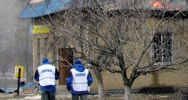 Возле Станицы Луганской наблюдатели ОБСЕ попали под минометный обстрел