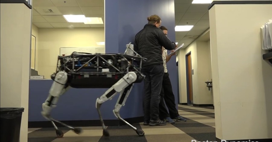 Инженеры похвастались новым роботом-собакой