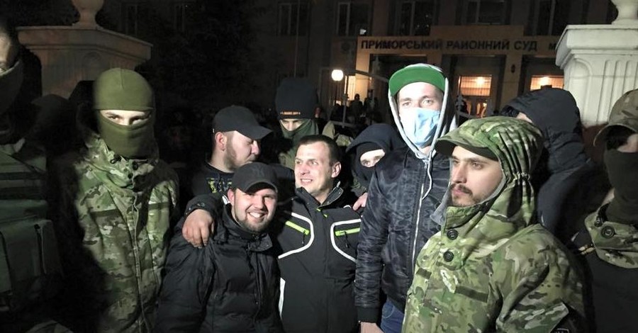 Пострадавший от взрыва в Одессе автомайдановец считает ЧП местью