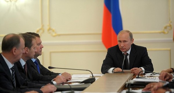 Путин созвал Совбез для обсуждения вопроса поставок газа в Донбасс