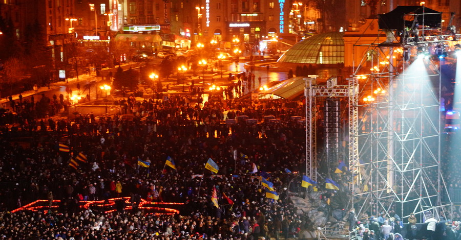 Майдан и Институтскую открыли для народа