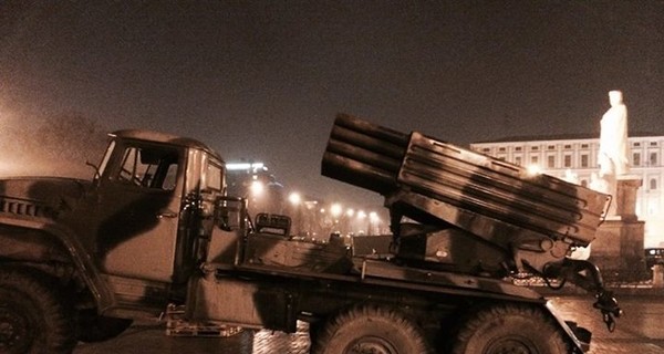 В Киев всю ночь свозили российскую военную технику