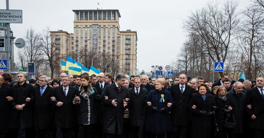 Годовщина революции: политики снова на Майдане, но уже не вместе