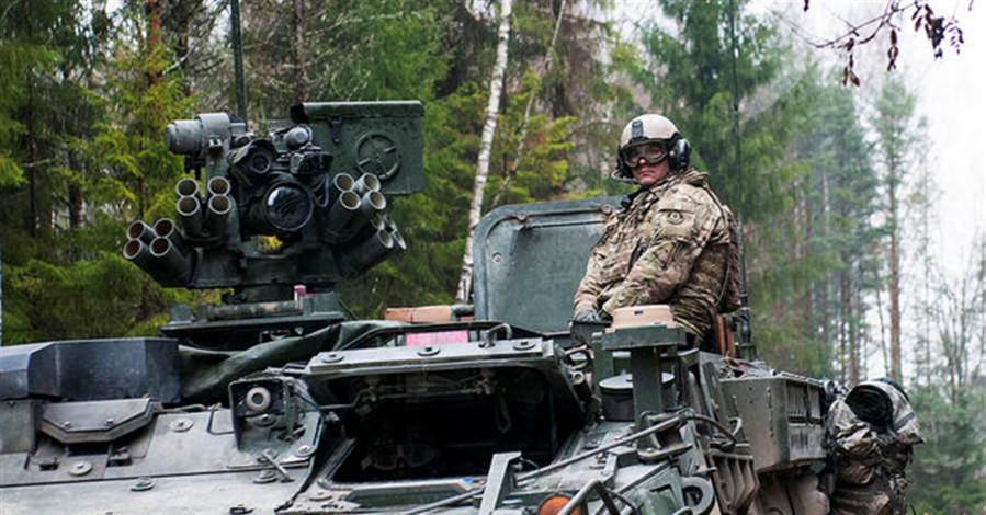 США перебросит в Латвию танки и бронемашины