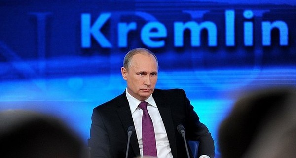 Путин до конца года урезал себе зарплату