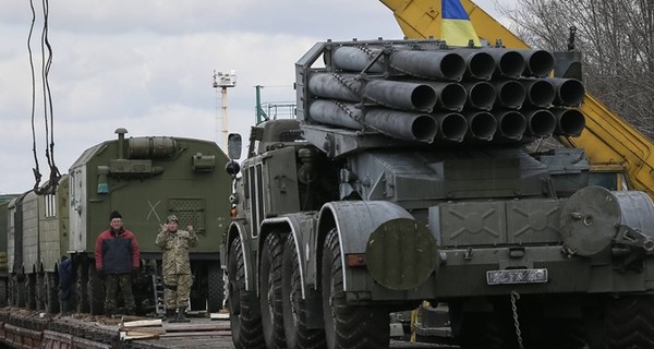 Украинские военные завершили четвертый этап отвода тяжелого вооружения  
