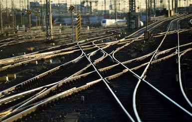 На Харьковщине прогремел взрыв под пассажирским поездом