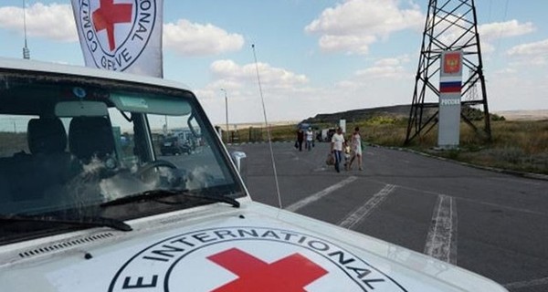 Под Донецком обстреляли представителей Красного креста